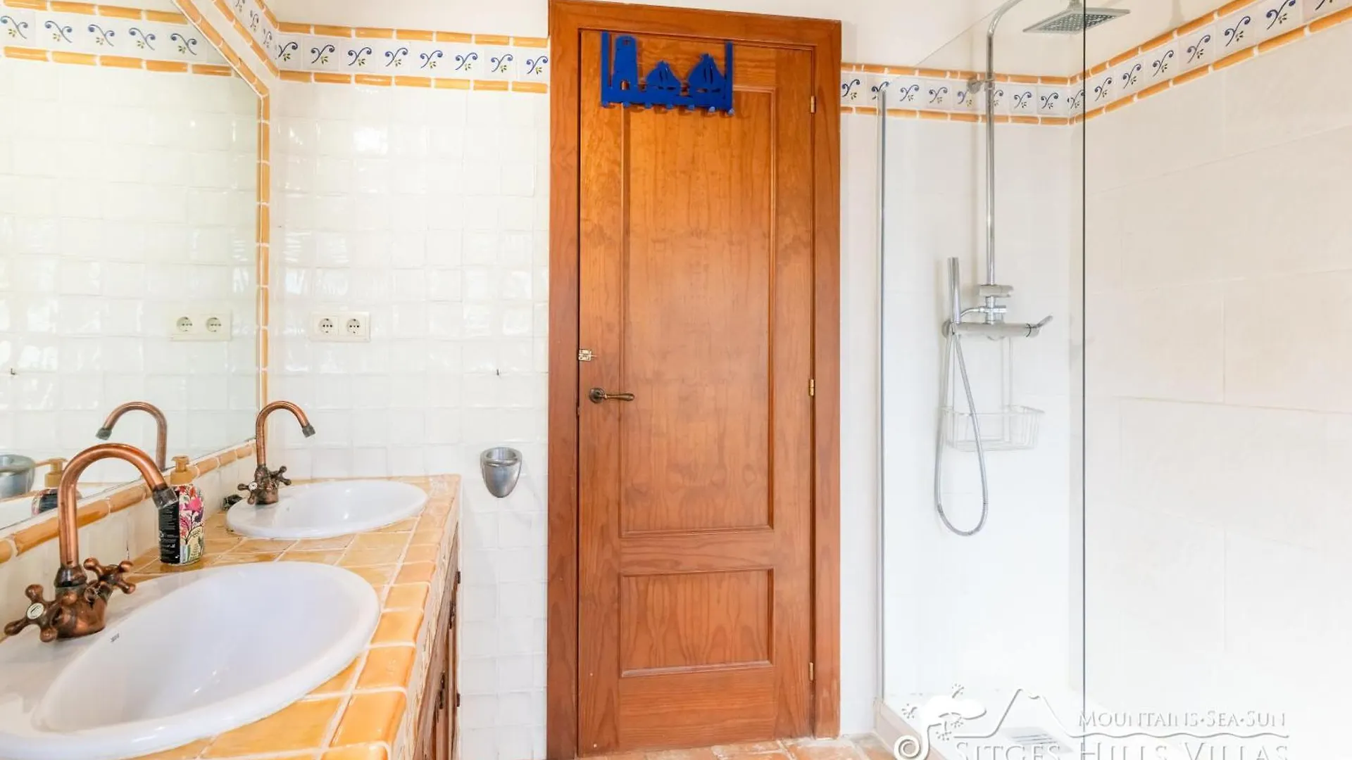 Charming Villa Tamarindo Olivella Spanien